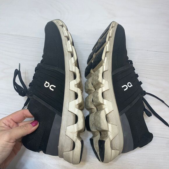 ON Running Men\'s 11  Cloudswift 3 Running Shoes Sneakers Black & White main image 4